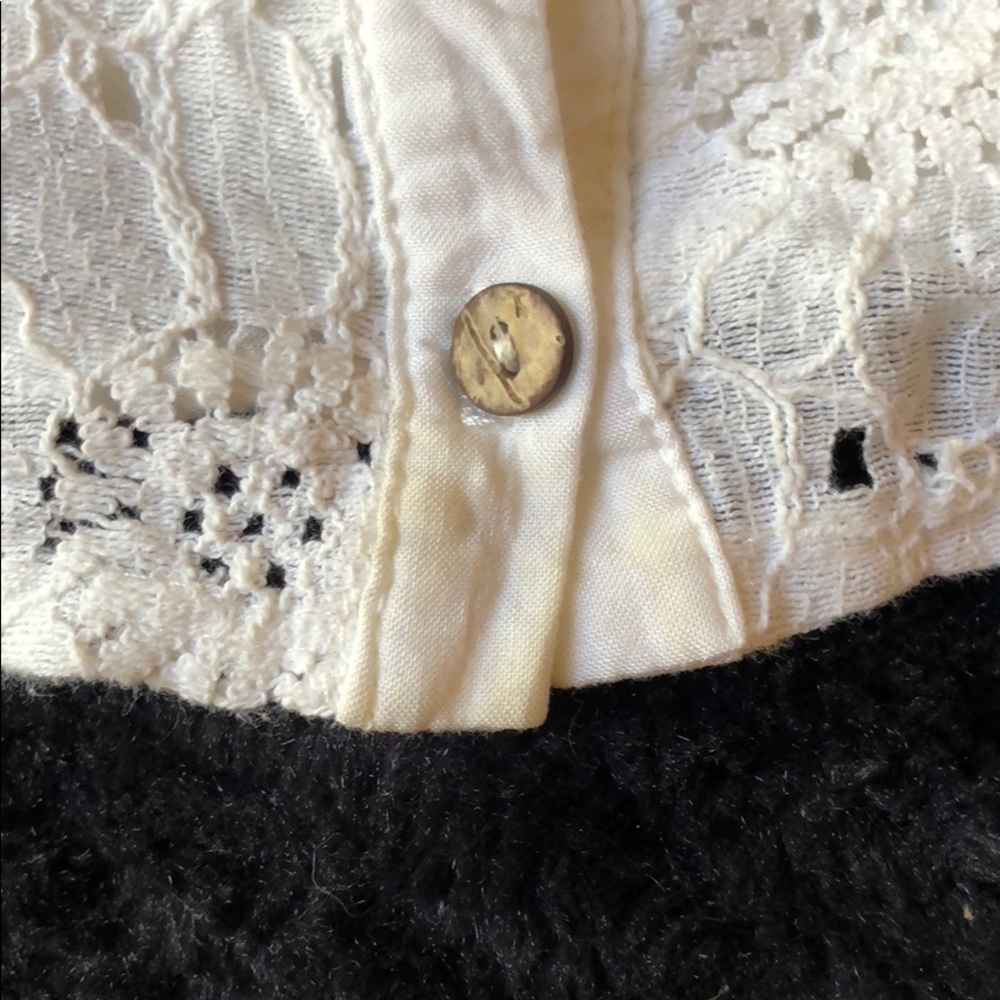 Painted Threads Flower Button Tank - Picture 4 of 5